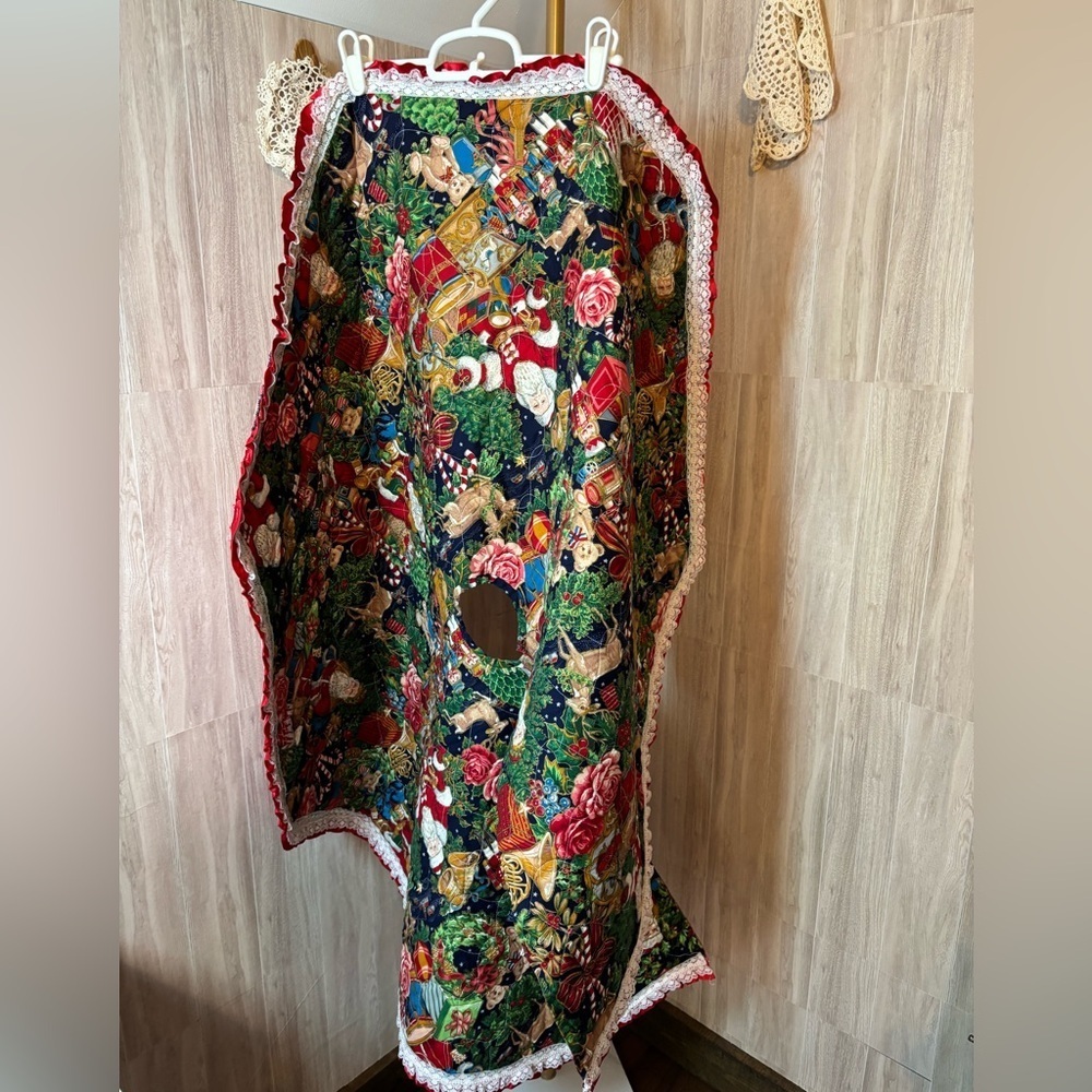 Handmade Quilted Vintage Christmas Tree Skirt
